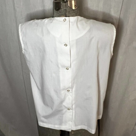 Vintage 1960s Women's White Bib Neck Sleeveless Blouse Size Large - Picture 2 of 13